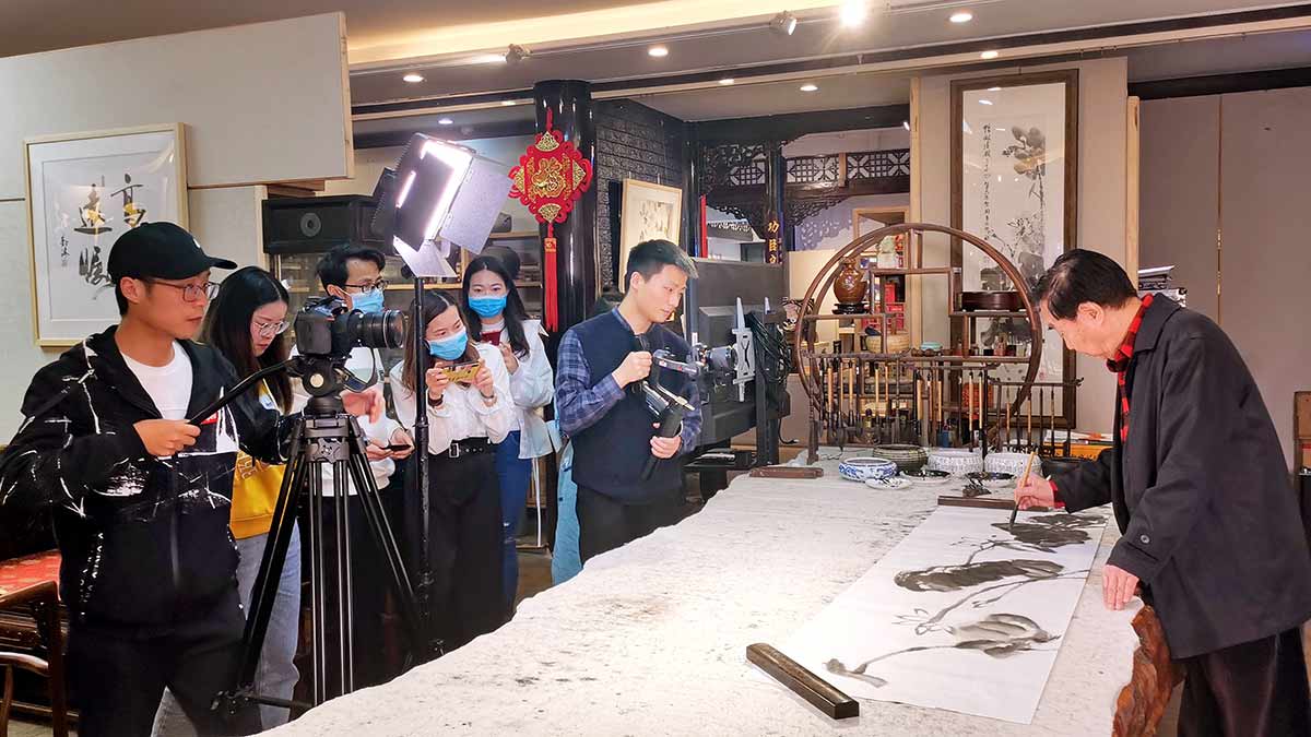 《川剧老汉杨昌林》部分片段在川味中国馆拍摄