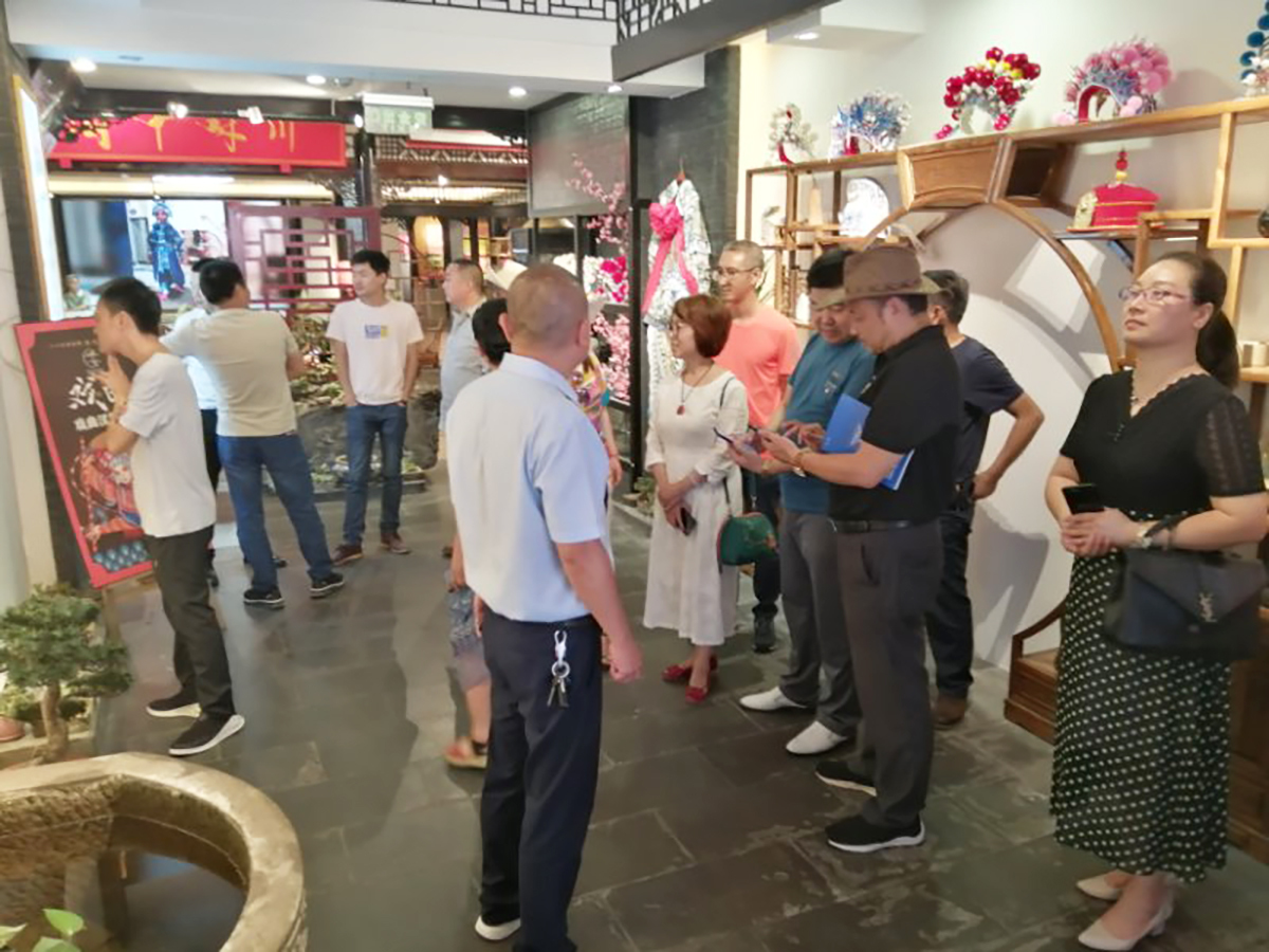 泸州市文化遗产保护协会易国璋会长一行到川味中国调研(图3)