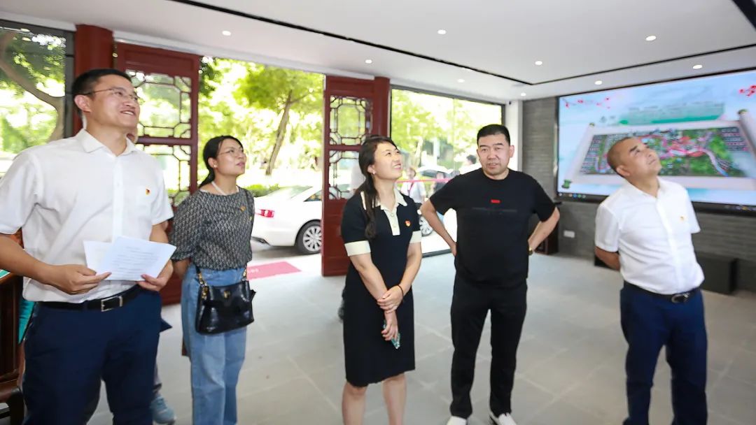 “永远跟党走,我为群众办实事”主题活动在川味中国寻香馆召开(图2) “永远跟党走,我为群众办实事”主题活动在川味中国寻香馆召开(图2)